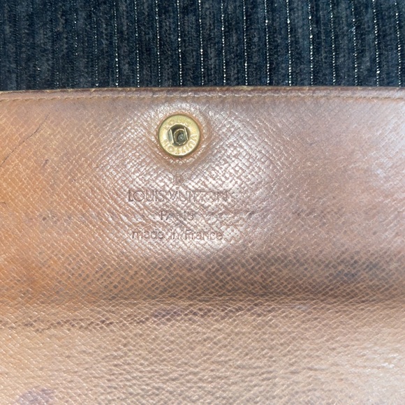 Authentic Louis Vuitton Sarah Monogram Wallet - Picture 6 of 12